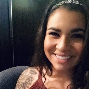 Meet your Posher, Cierra